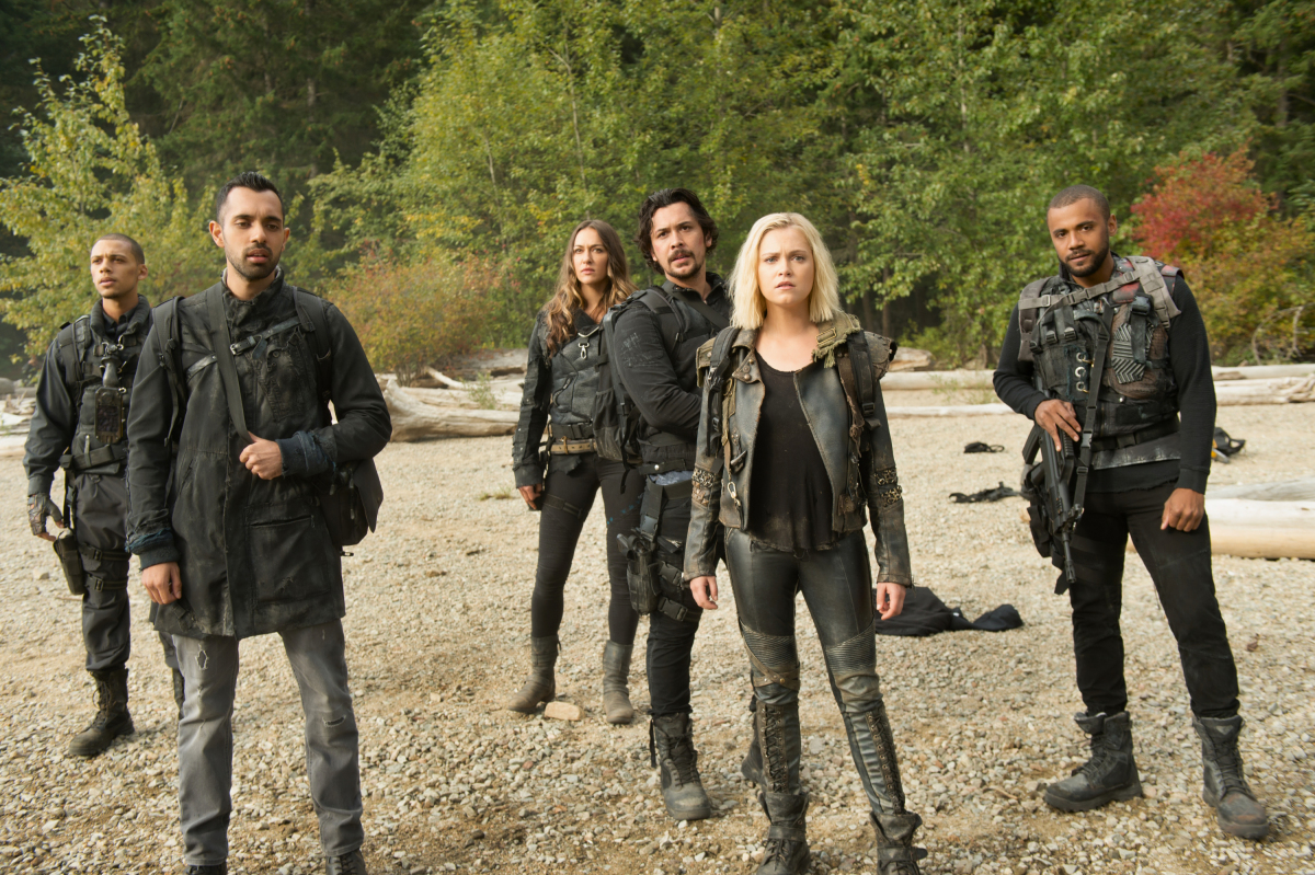 The 100 Season 7 Trailer Released   The Anomaly Is A Wormhole Leading Everywhere  - 18