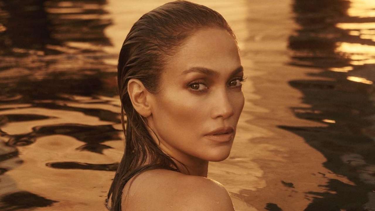 Jennifer Lopez Net Worth  How Much is Star Singer Earning Right Now  - 27