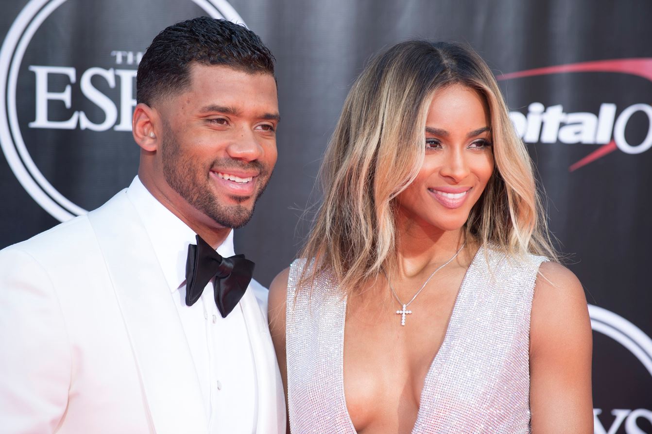 What Is Russell Wilson S Net Worth Earnings As A Star Nfl Player Otakukart