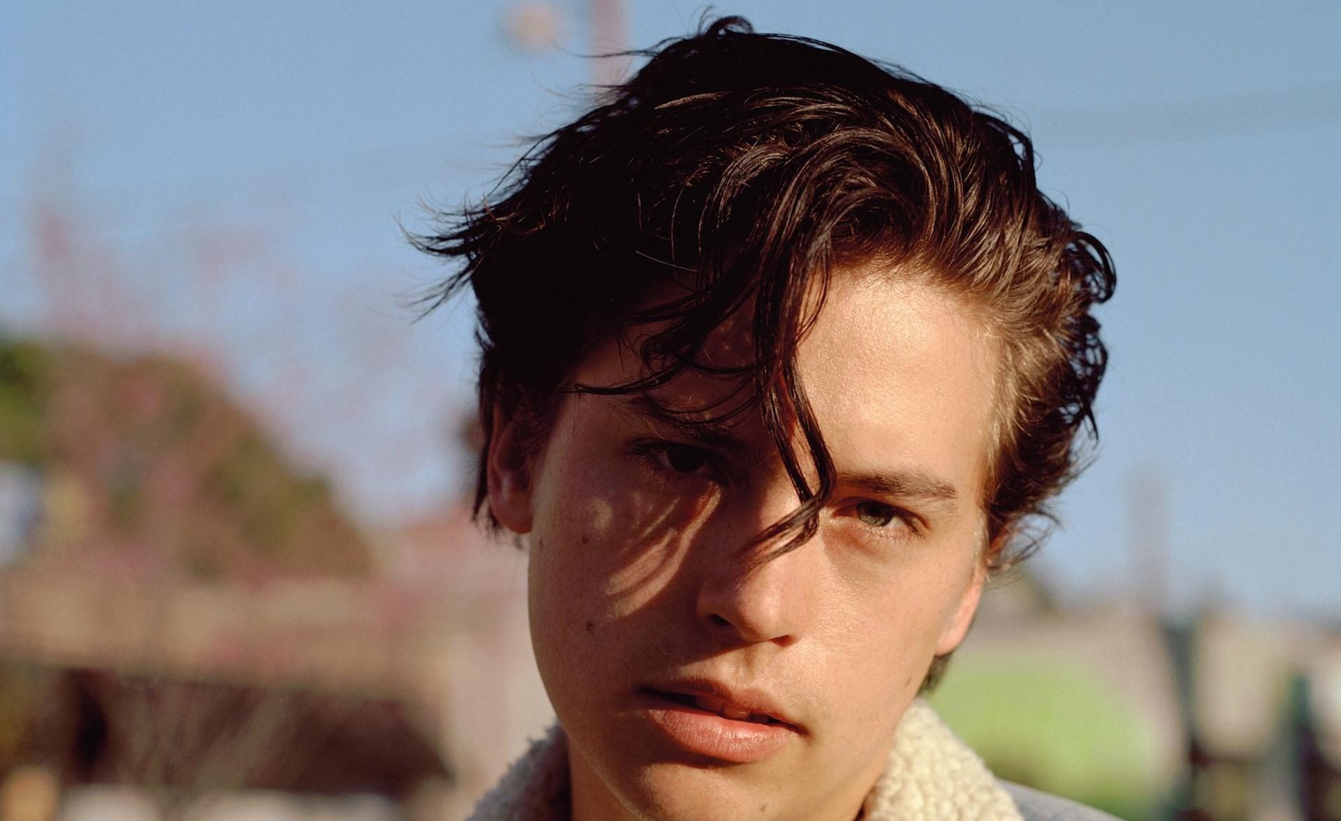 Who is Cole Sprouse dating in 2021?