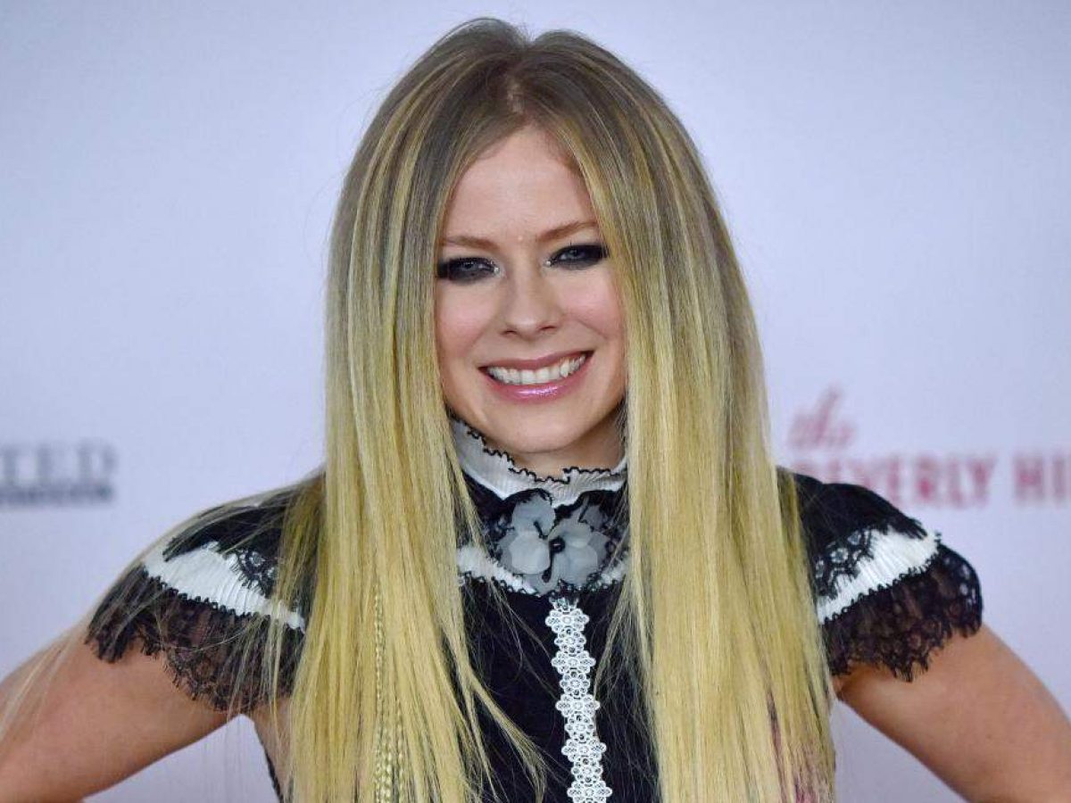 Pregnant avril lavigne Avril Lavigne
