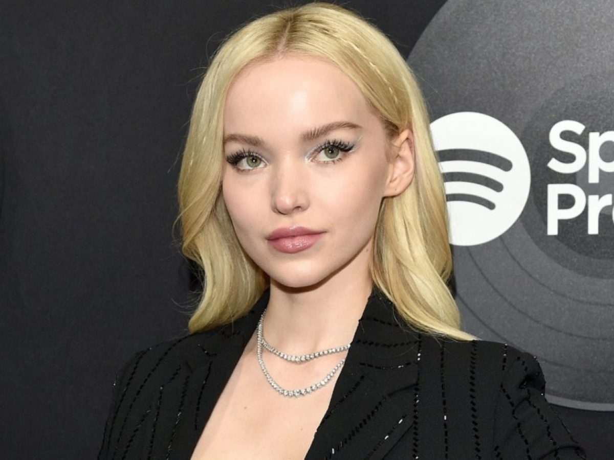 Who Is Dove Cameron Dating Now In 21 Otakukart