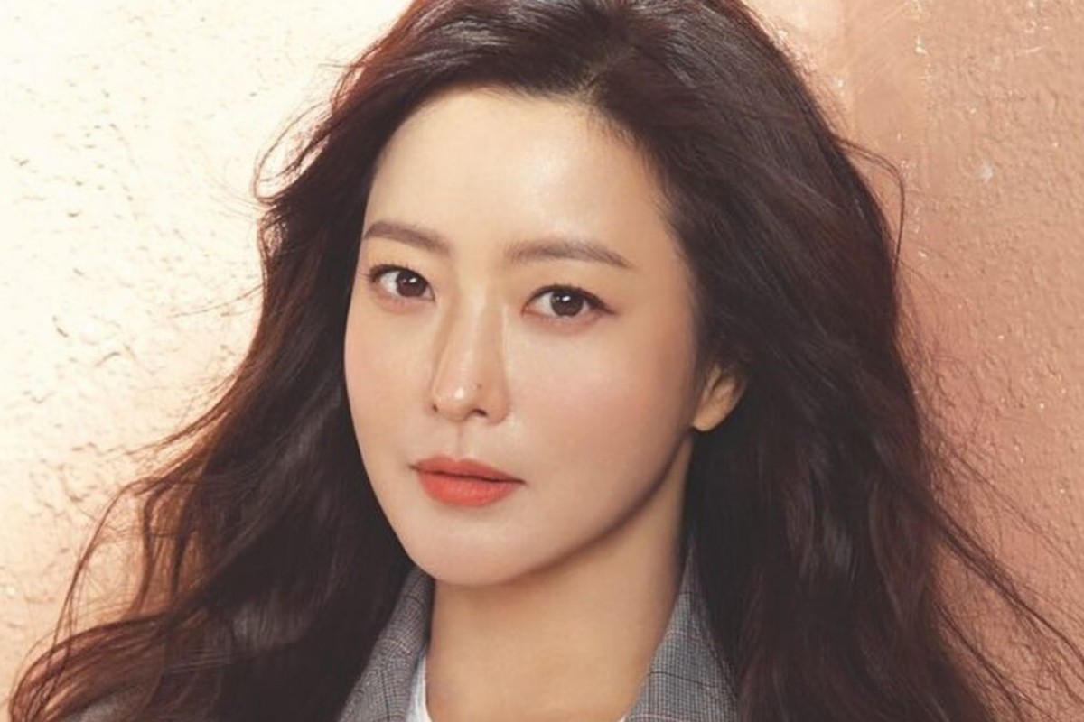 Kim Hee Sun Lands Leading Role In Webtoon Based Drama 'Tomorrow