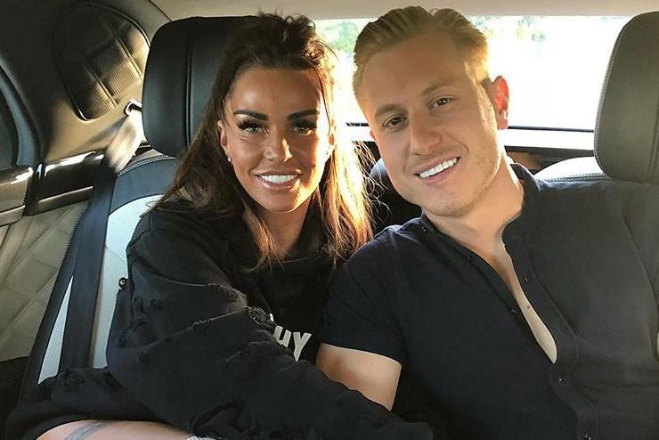 Who Is Katie Price Dating  The Television Celebrity Is Engaged  - 71