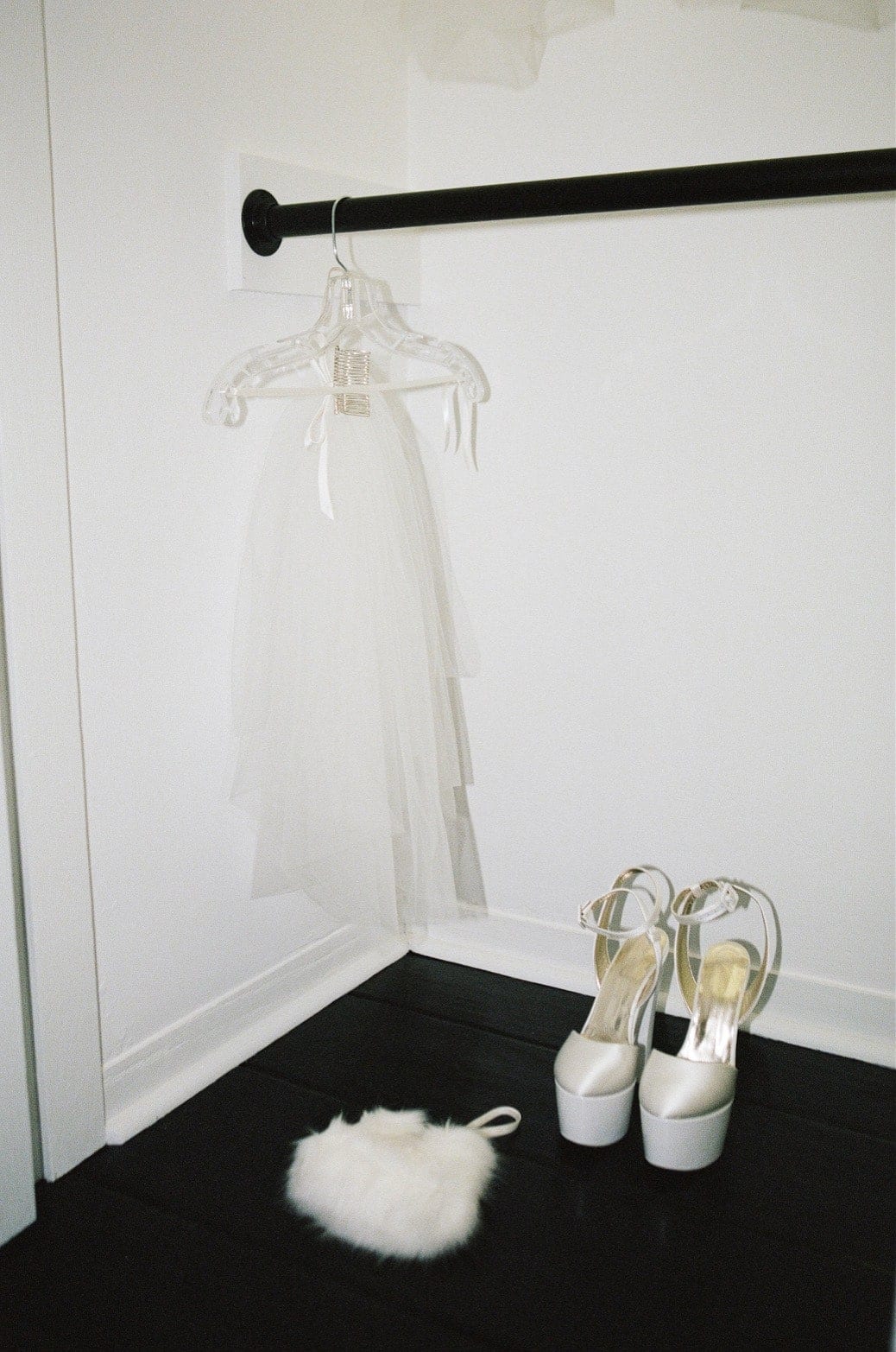 Ariana Grande s Wedding Pictures  The Singer Shows off The Shots from Her  At Home  Wedding - 36