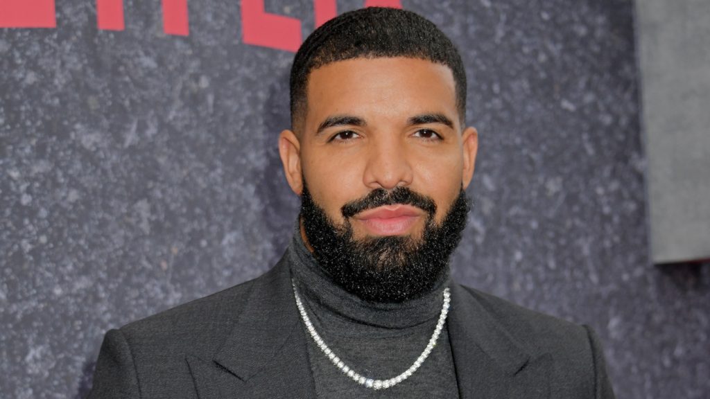 Who is drake dating