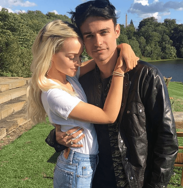 why did dove cameron and thomas doherty break up