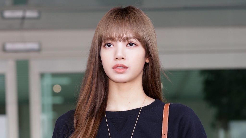 Who is Lisa Manoban Dating? The Dating life of the Blackpink Member