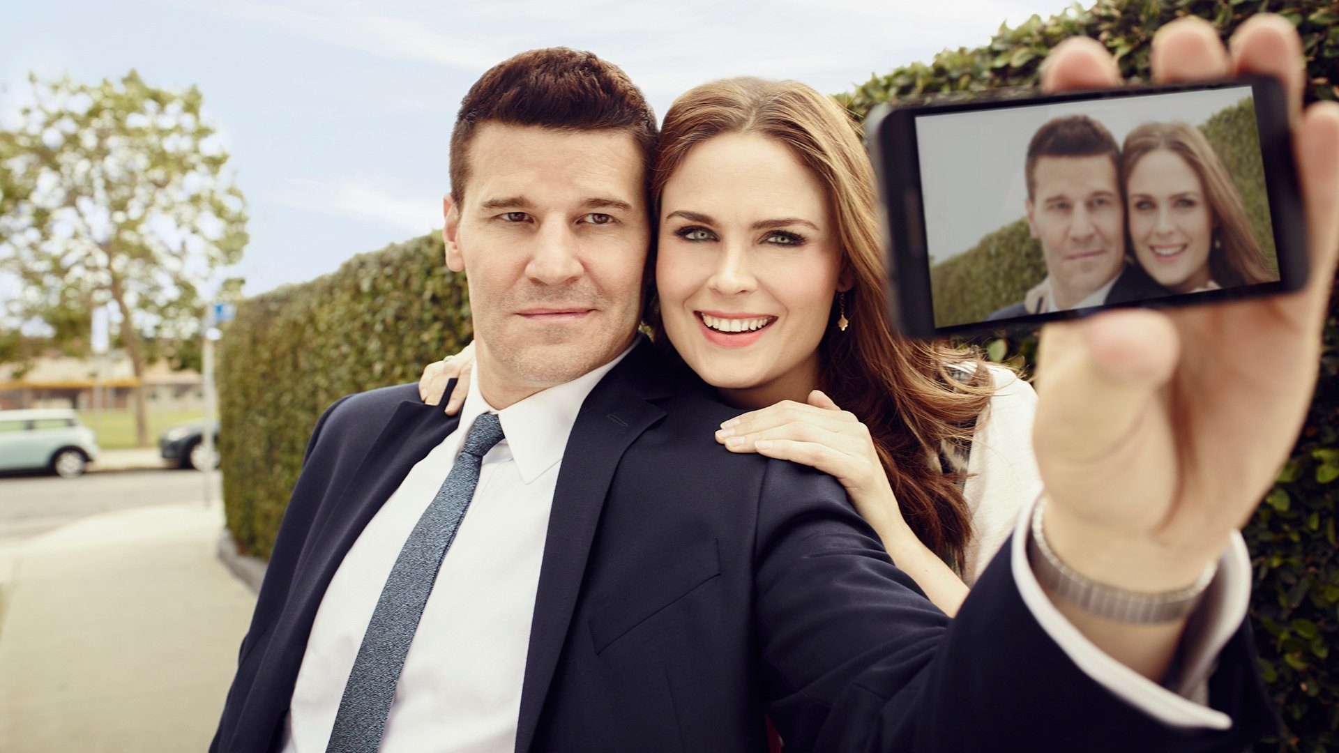 when do bones and booth start dating