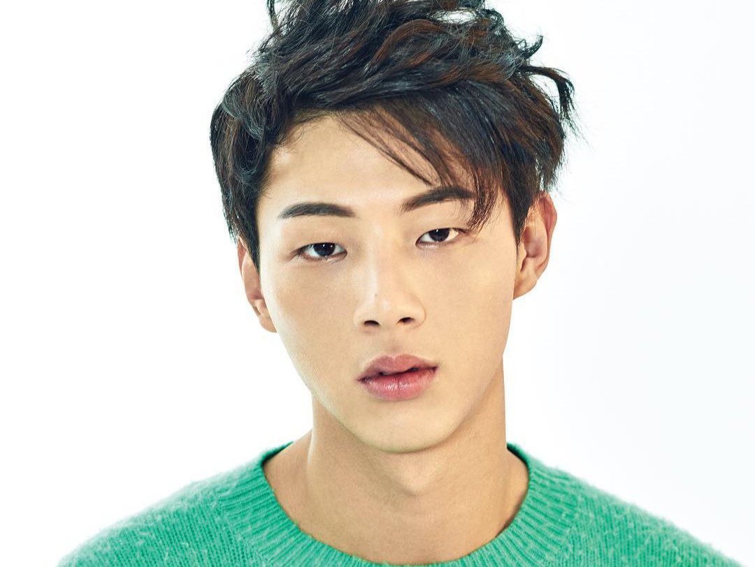 When Is Ji-soo's Birthday? Career & Personal Life - Otakukart