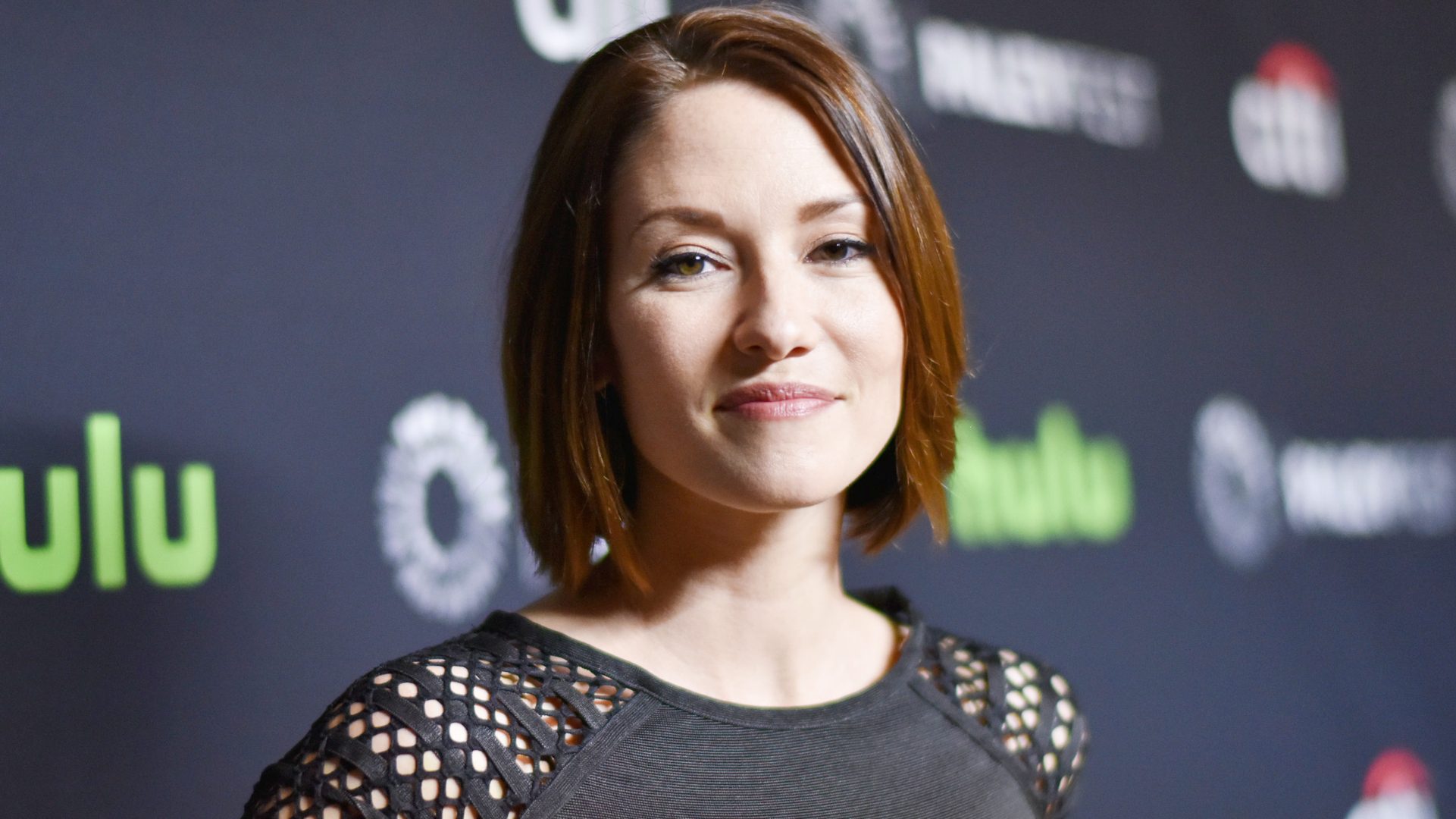 Here, we have discussed all about the Net Worth of Chyler Leigh! 