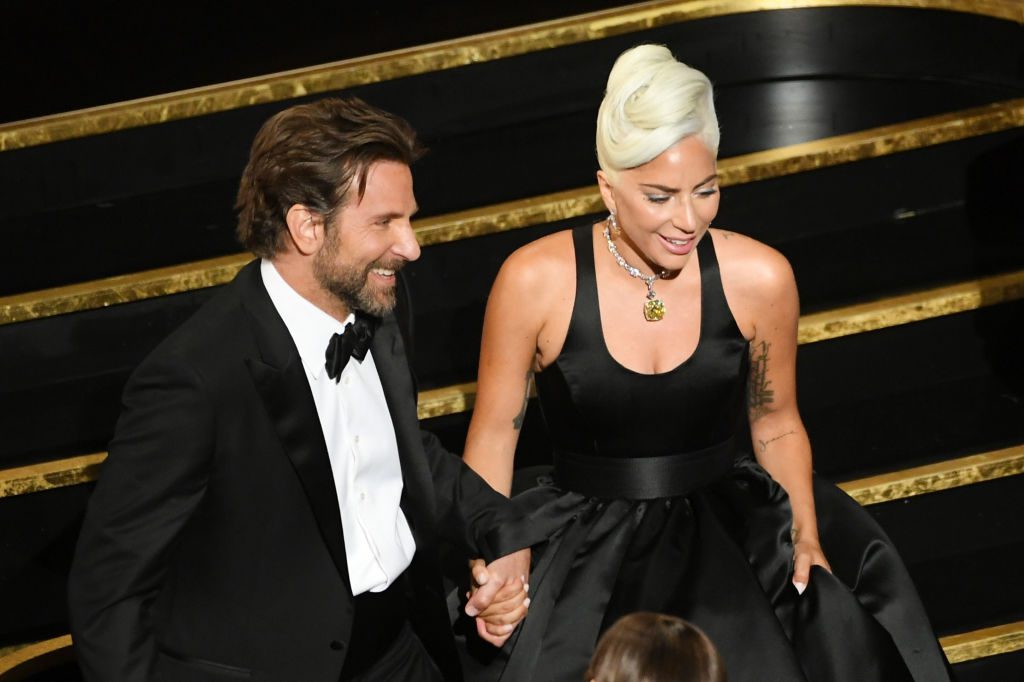 Salir con Lady Gaga y Bradley Cooper 