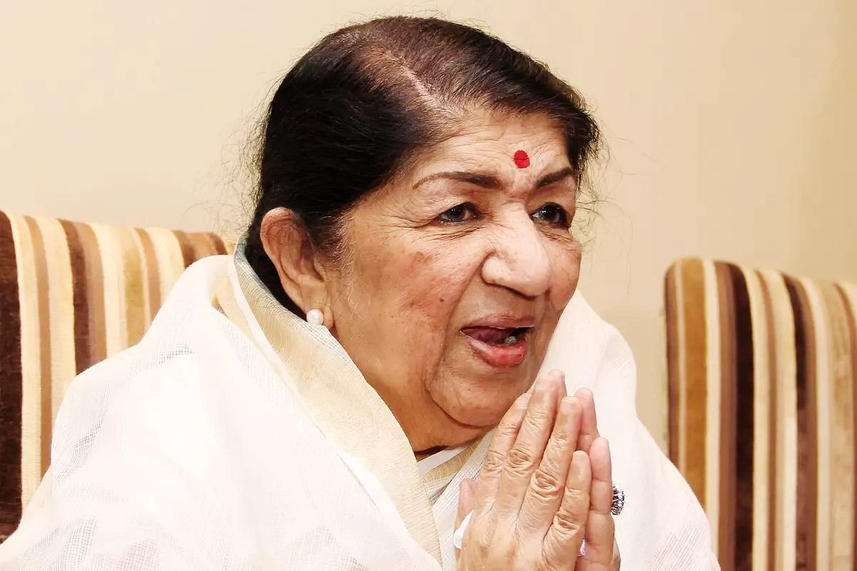 Lata Mangeshkar falleció a la edad de 92 años, su carrera y legado 14 Lata Mangeshkar