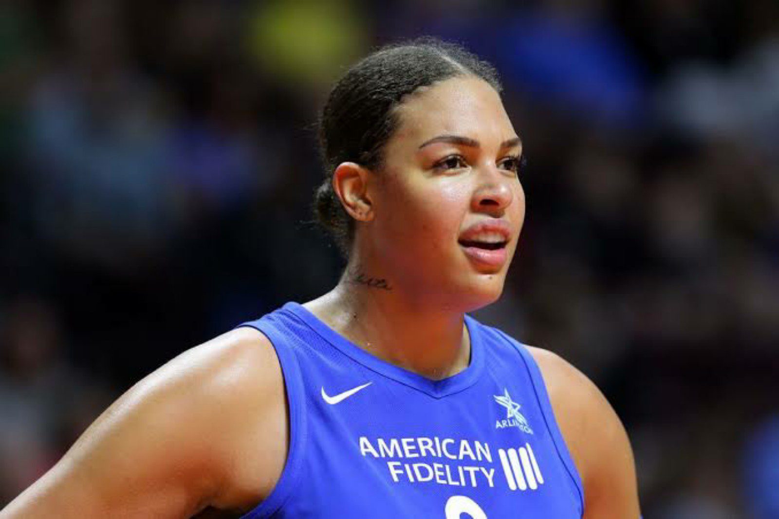 liz-cambage-height-weight-age-body-statistics-healthy-celeb