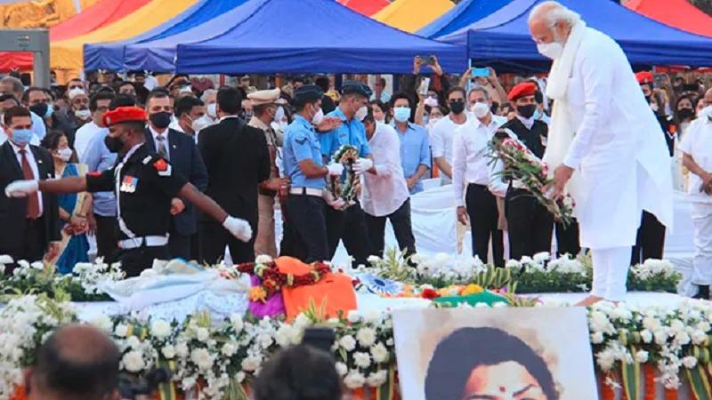 Lata Mangeshkar falleció a la edad de 92 años, su carrera y legado 12 Lata Mangeshkar