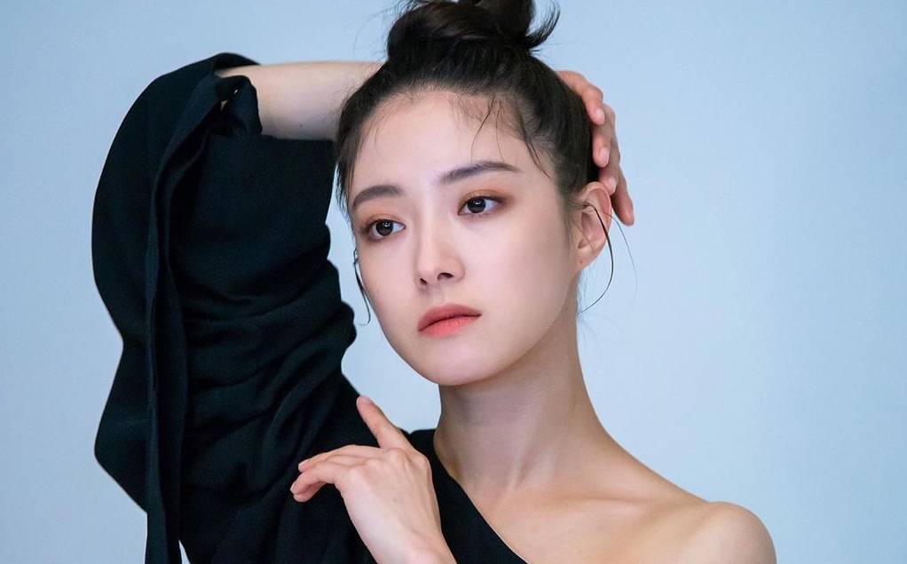 Lee Se Young About Her Character in “The Red Sleeve” with Big Issue Magazine 