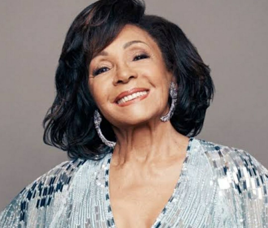 Shirley Bassey's Dating History: Past Relationships & Work - OtakuKart