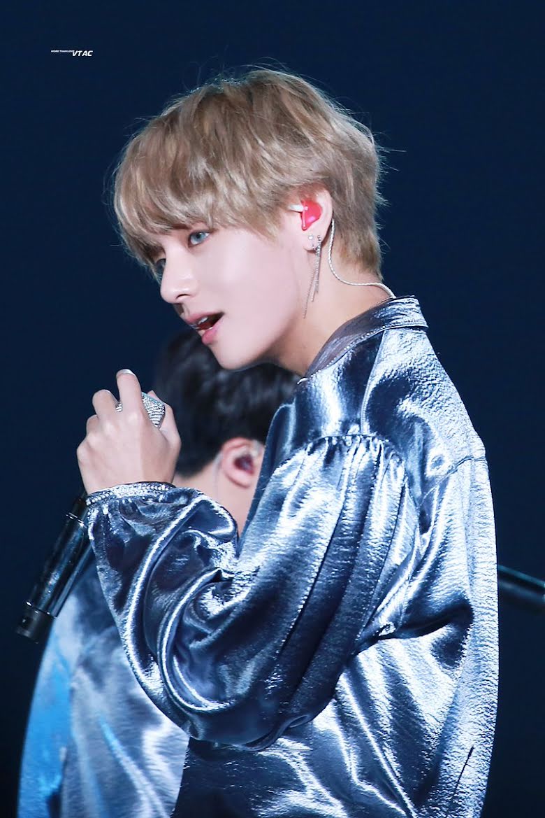 Top 10 Outfits Of BTS V - OtakuKart