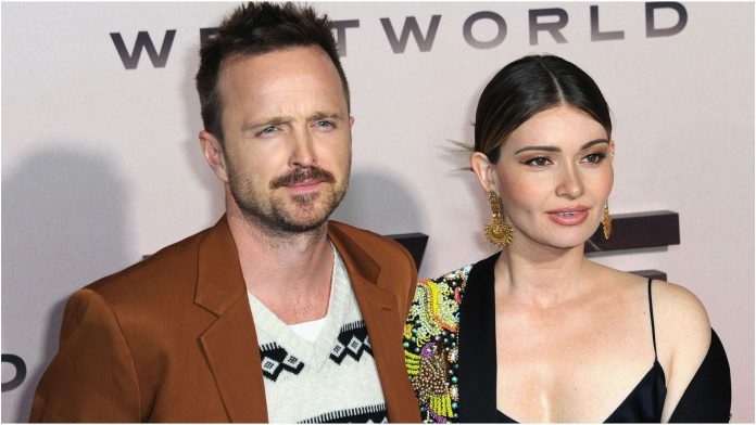 Aaron Paul y Lauren Parsekian