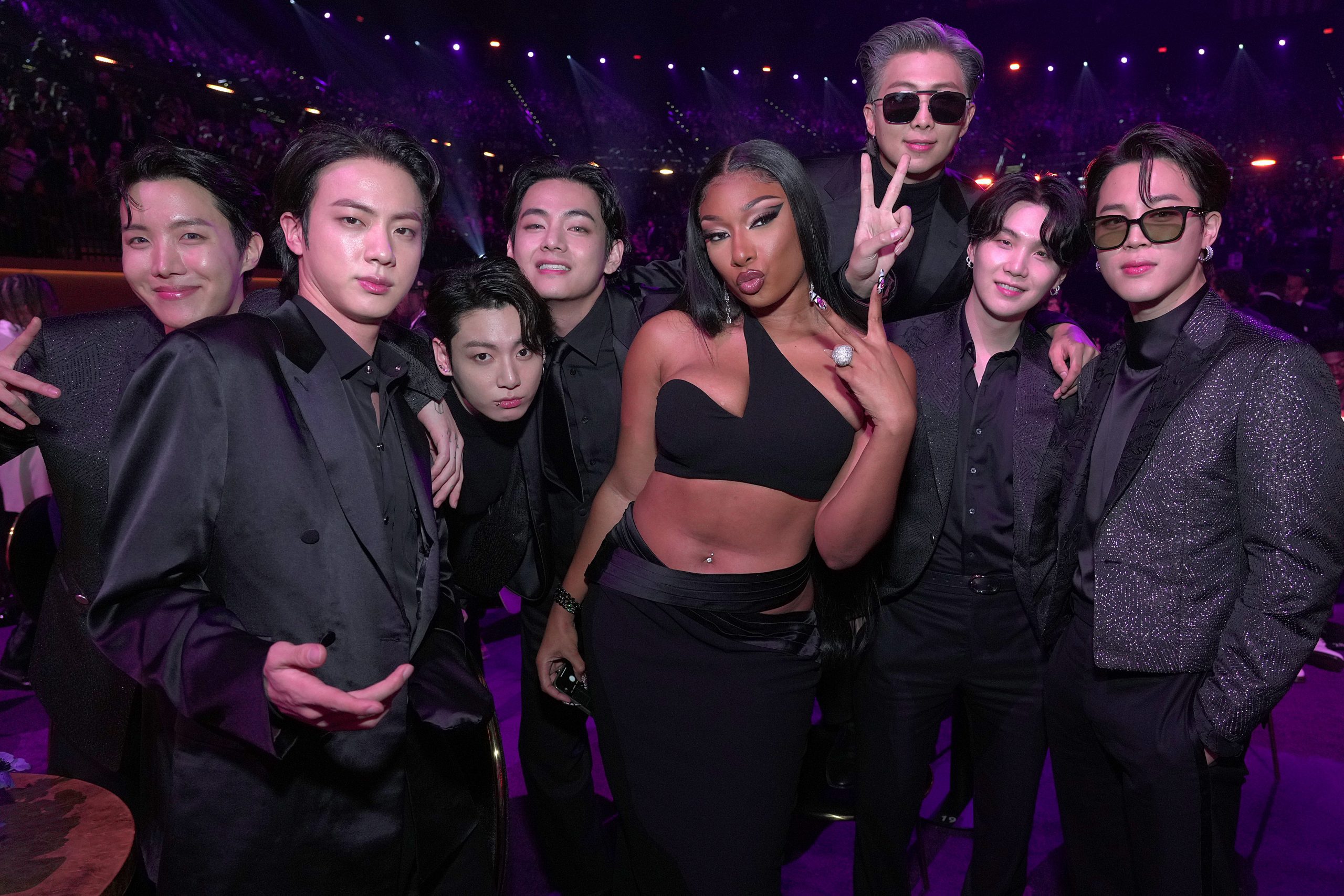 Celebridades que conocieron a BTS en los premios Grammy 2022