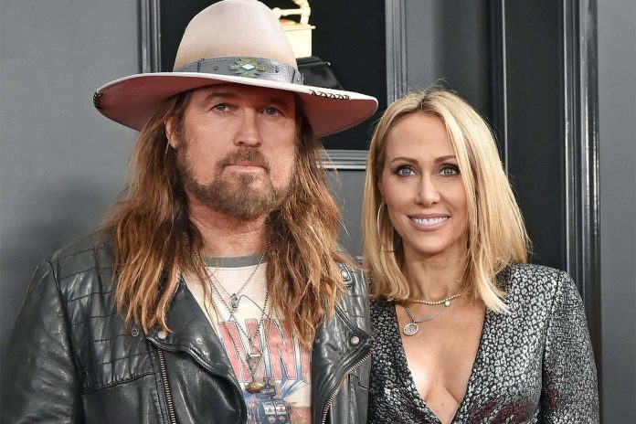 61ª Entrega Anual de los Premios Grammy - Llegadas Tish cyrus y billy ray cyrus