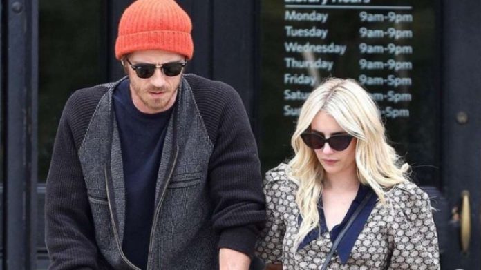 Is Emma Roberts dating in 2022?