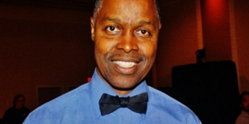 What is Kenny Bayless’ Net Worth? Earnings & Career