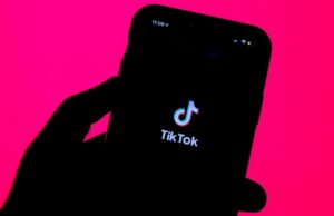 What does /POS mean in Tiktok? The Slang Explained - OtakuKart