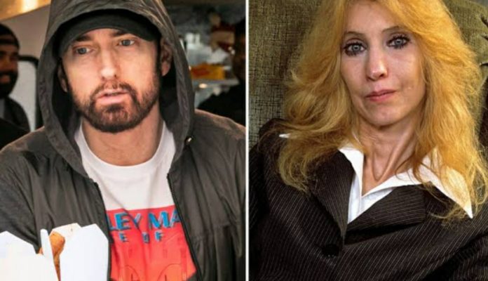 la madre de eminem pies Madre Eminem