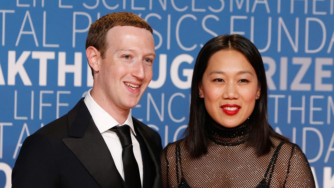 Mark Zuckerbergs Net Worth How Rich Is The Facebook Ceo In 2022 Otakukart