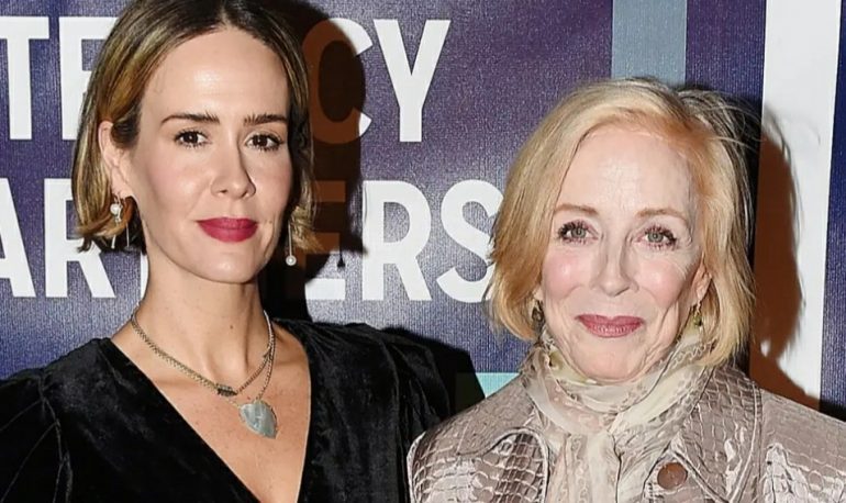 Sarah Paulson And Holland Taylor Relationship Timeline - OtakuKart