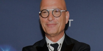 What is Wrong with Howie on American Got Talent?