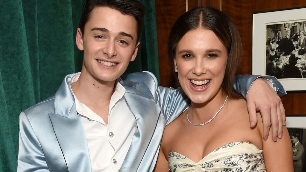 Who Is Noah Schnapp's Partner In 2022? Everything We Know - Otakukart