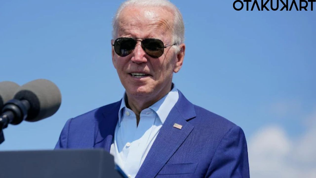 How is Biden doing with Covid-19