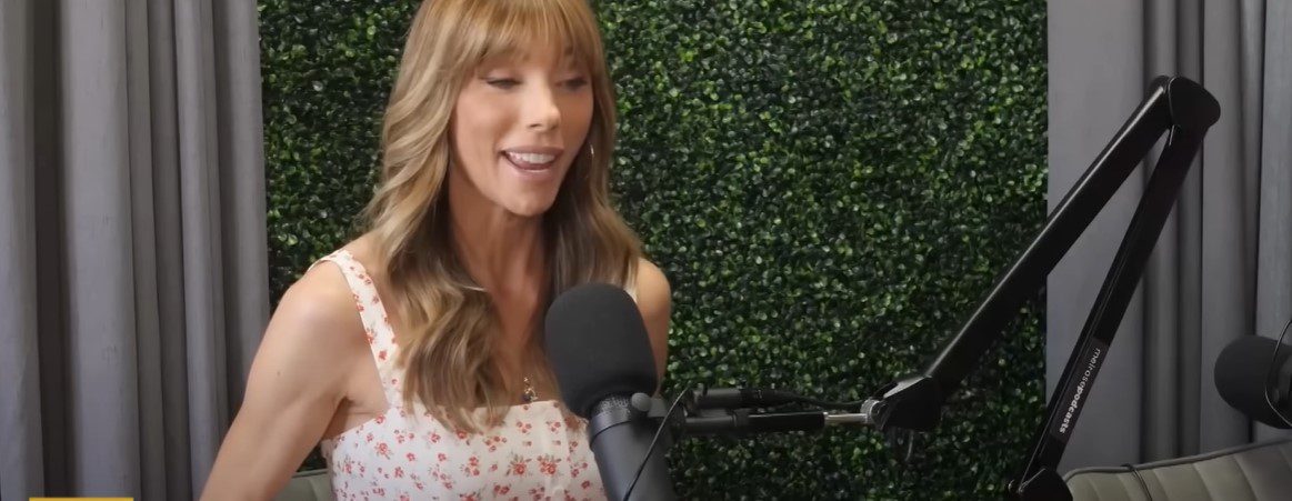 What is the Net Worth of Jennifer Flavin?