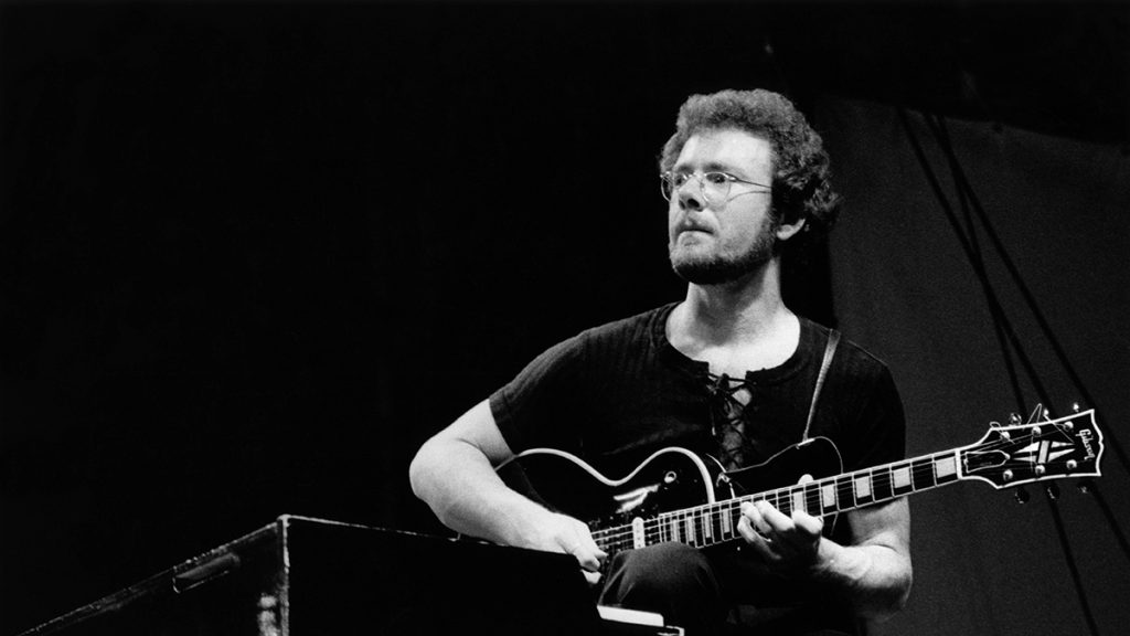 Robert Fripp Net Worth - OtakuKart