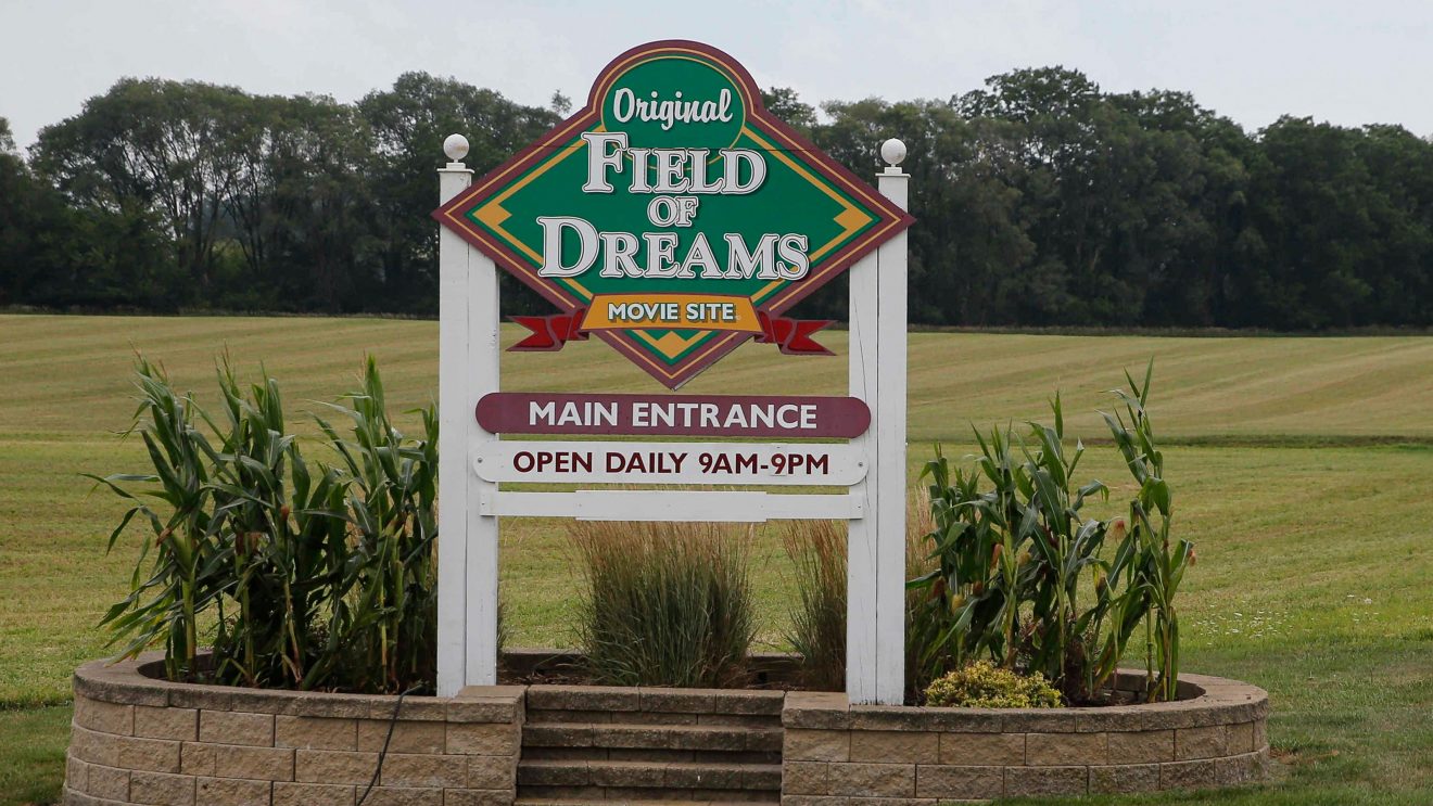 Where Is The Movie Field Of Dreams Filmed? - Otakukart