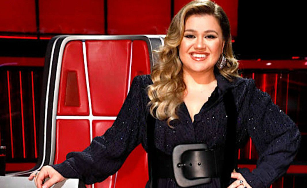 What Happened To Kelly Clarkson On The Voice?
