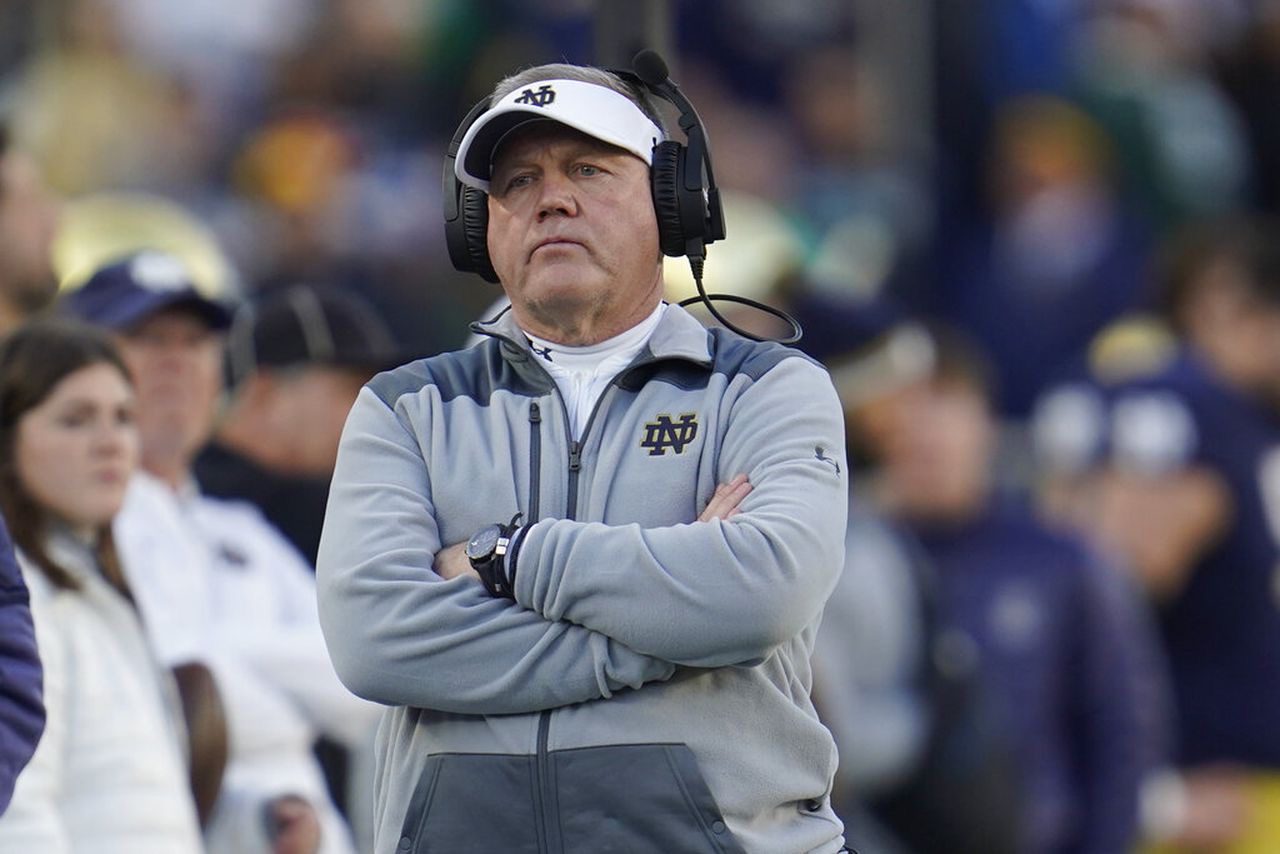 Why did why did brian kelly leave Notre dame