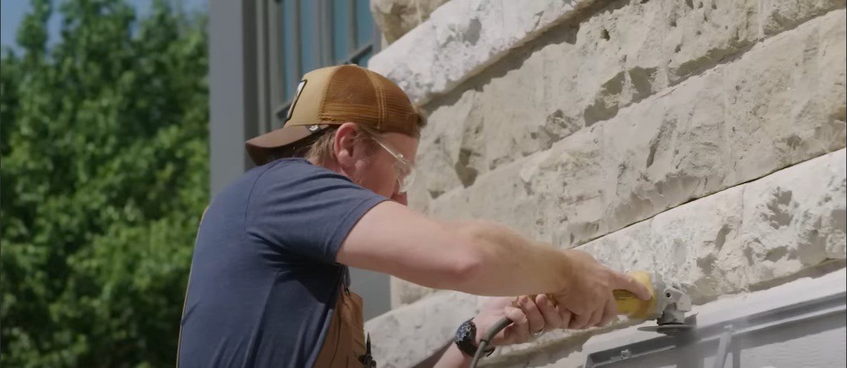 where to watch Fixer Upper: The Castle 