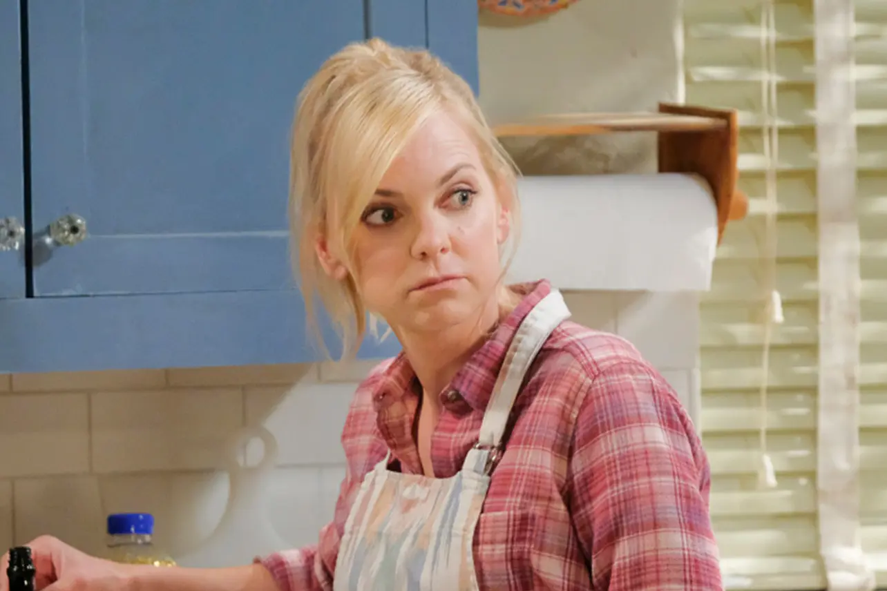 Why Did Anna Faris Leave Mom After Season 7?