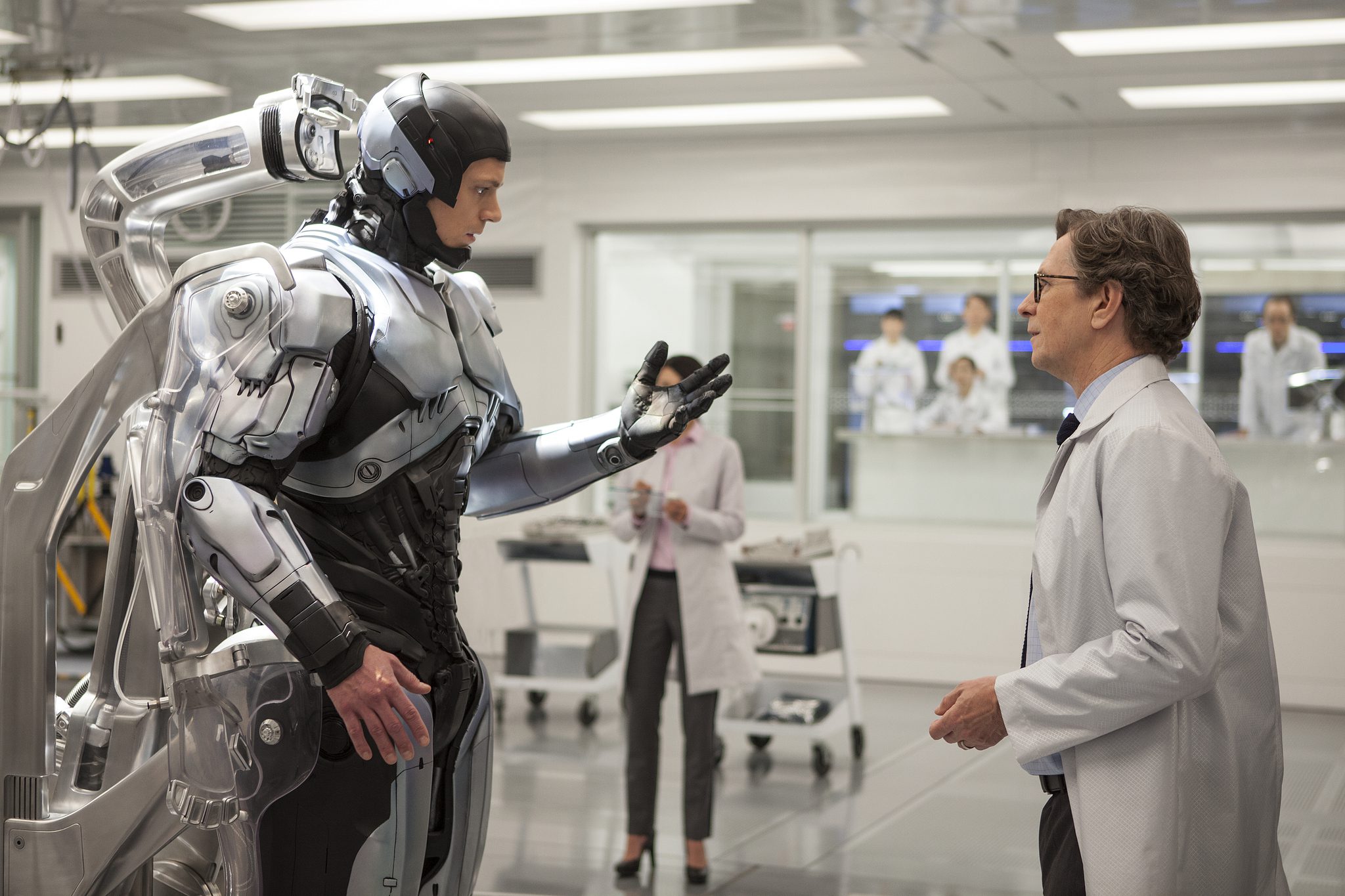 Joel Kinnaman and Gary Oldman in RoboCop