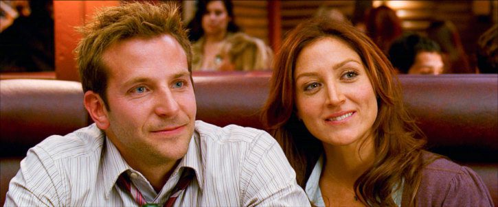 Peter (BRADLEY COOPER) and Lucy (SASHA ALEXANDER) in Warner Bros. Pictures' comedy "Yes Man." 