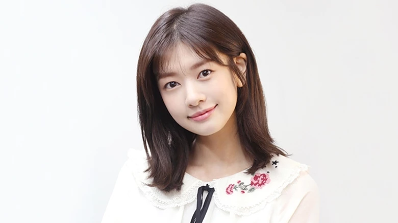 JUNG SO MIN is the main lead in Little Forest.