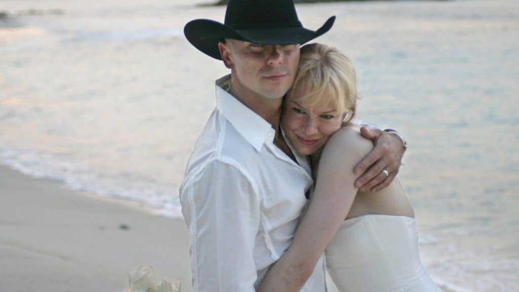 Who is Kenny Chesney’s Girlfriend? Everything to Know - OtakuKart