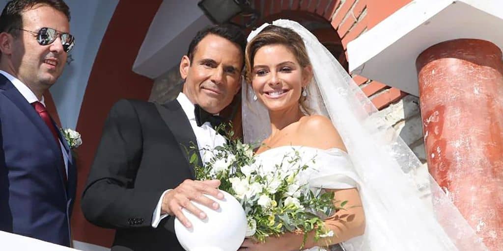 Who Is Maria Menounos Married To