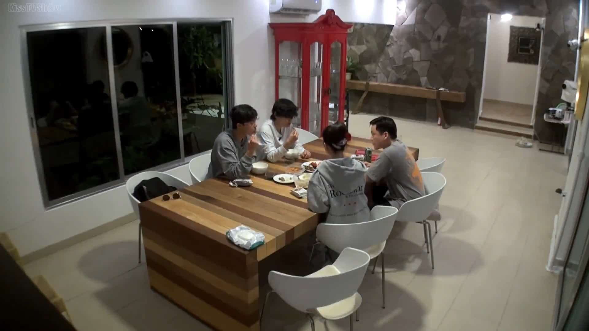 Jinny's Kitchen: Seojin, Seo Joon, Yumi, Taehyung