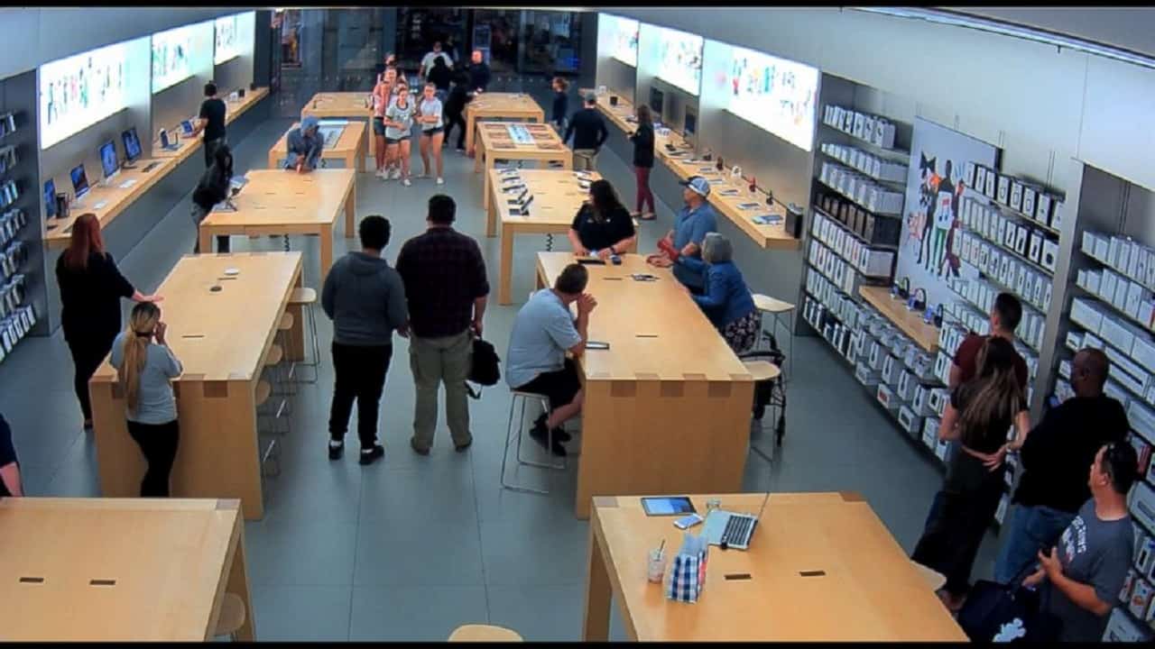 CCTV Footage of apple showroom 