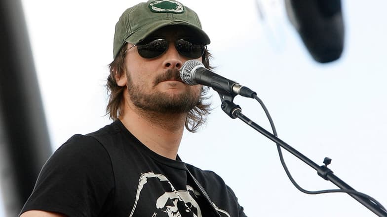 Eric Church in his classic look at a concert (Credits: TMZ)
