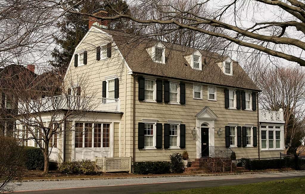 The DeFeo house in the show Amityville: An Origin Story (Credits: MGM+)